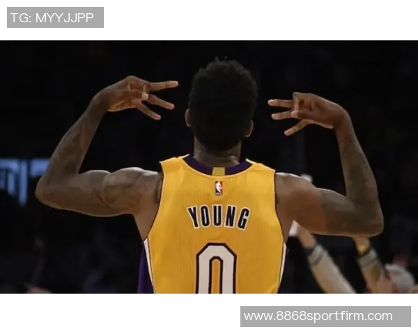 尼克杨谈布克遭遇重演称强行打控卫让人无奈