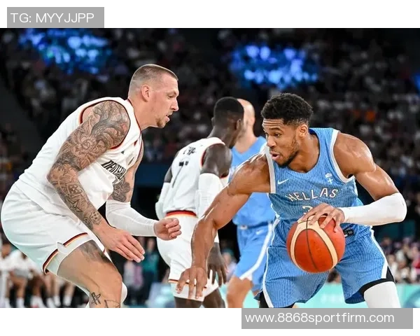 字母哥半场表现抢眼贡献10分4板5助频繁强攻制造犯规罚球命中率高